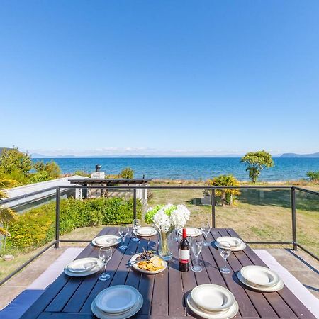 Lakefront Villa - Waitahanui Holiday Home エクステリア 写真