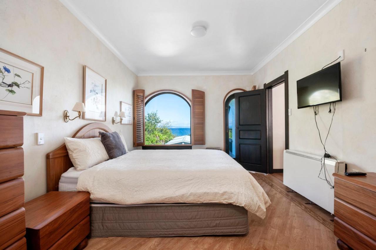 Lakefront Villa - Waitahanui Holiday Home エクステリア 写真