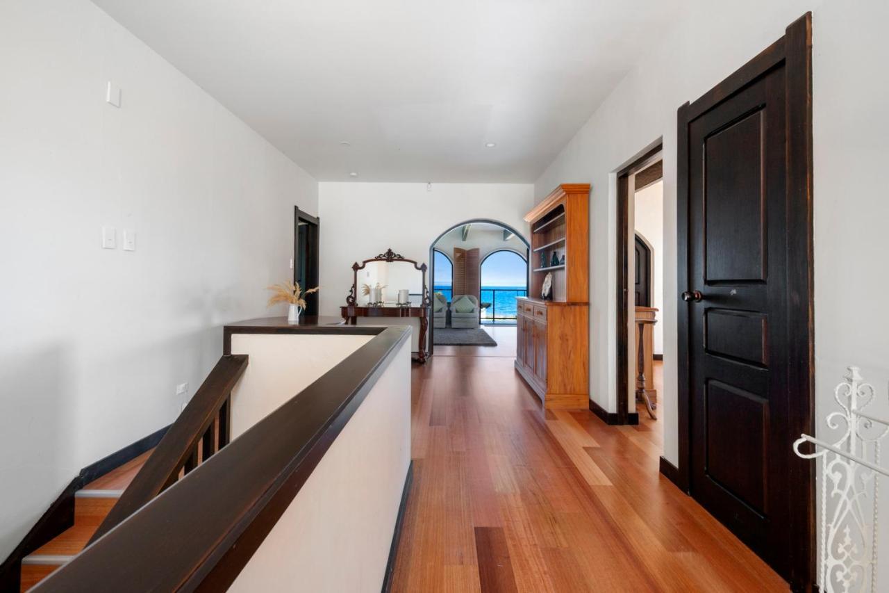 Lakefront Villa - Waitahanui Holiday Home エクステリア 写真