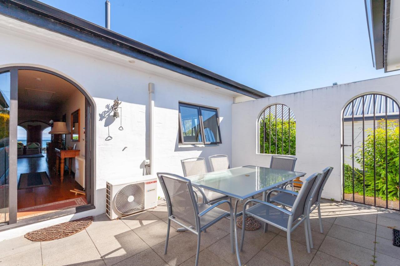 Lakefront Villa - Waitahanui Holiday Home エクステリア 写真