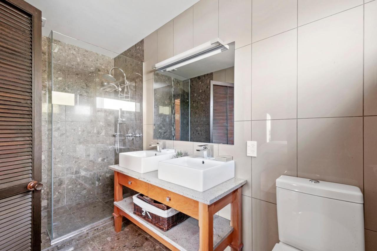 Lakefront Villa - Waitahanui Holiday Home エクステリア 写真
